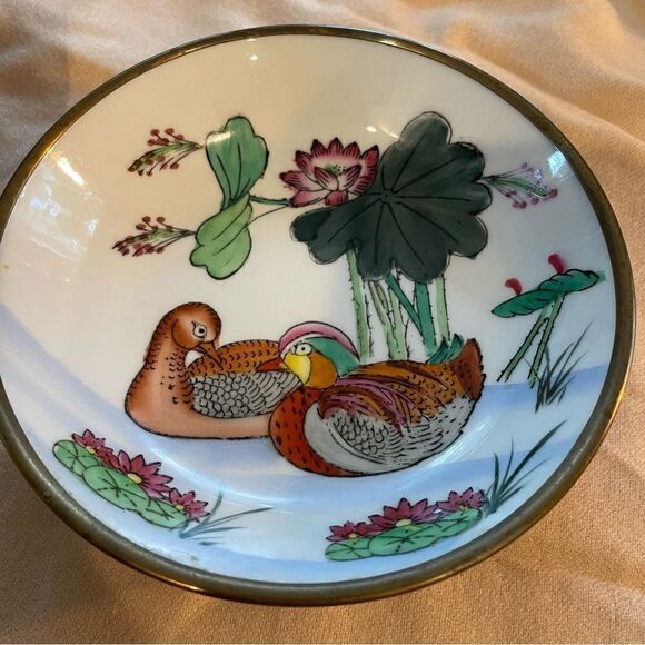 Mid century Porcelain Floral and Duck Brass Bowl set for hanging or display - Picture 5 of 17